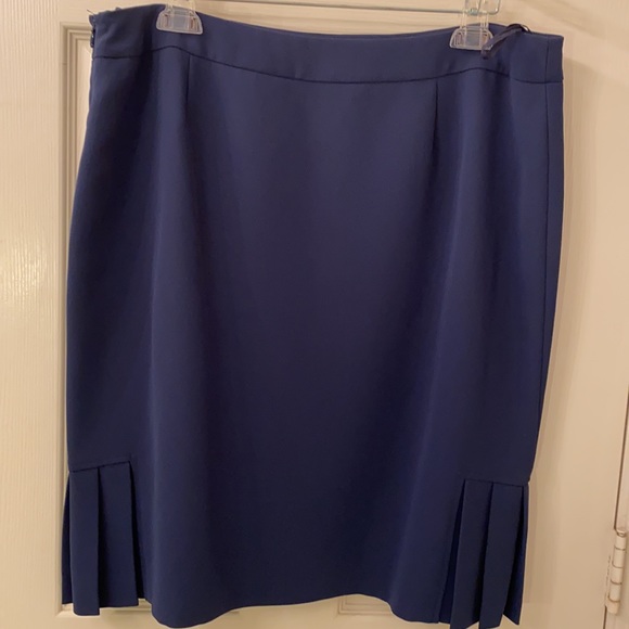 STRESA ASL DUSK BLUE  2 Piece jacket and skirt uniquely designed for business. - Picture 3 of 10